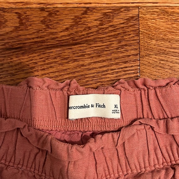 Abercrombie Linen Shorts - Picture 3 of 3